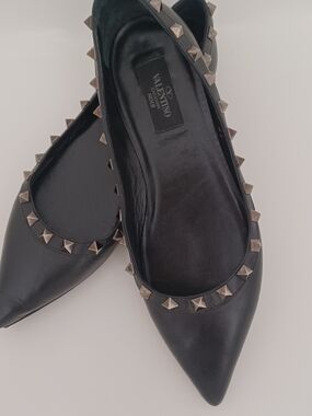 Valentino Garavani Black Noir Studded Ballet Flats Pointed Toe US 7  UK 37